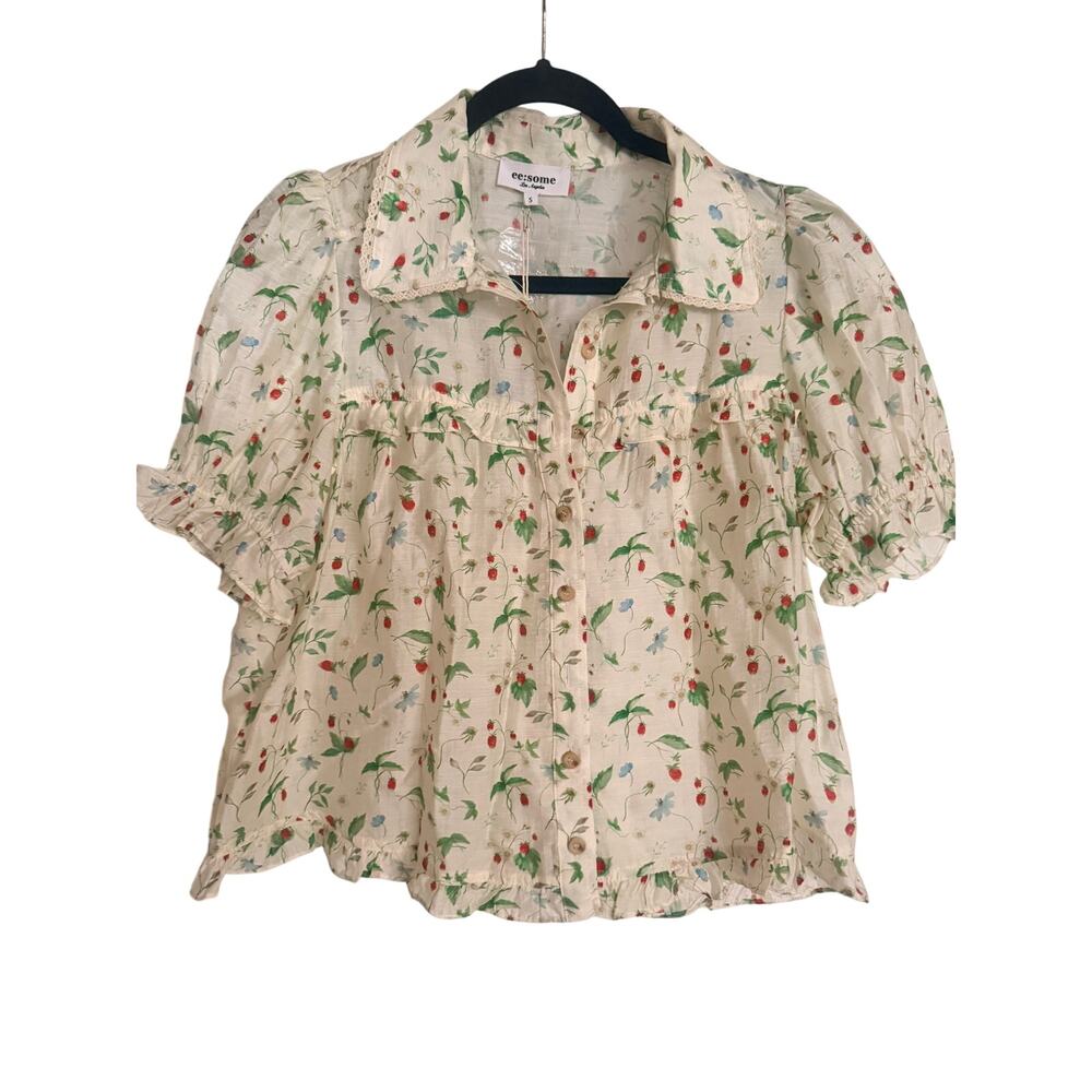 NWT ee:some Top Small w/red Strawberries and Green Leaves